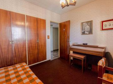 Granaderos y Rivadavia - Piso 145m2 -  4 amb con dep o escritorio-  cochera - balcon terraza