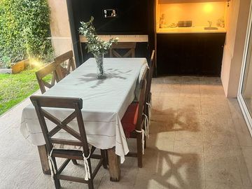 Casa  en Venta Barrio La Quadra próxima club Alumni y Tortugas Open Mall