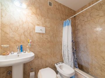 Departamento  de 3 dormitorios con ascensor piso alto Barrio  7 jefes