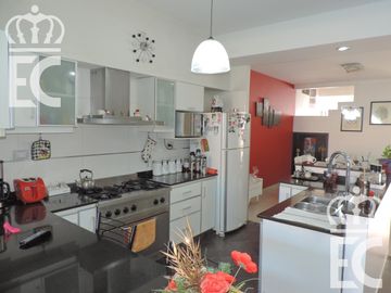 Venta - Casa -  Hermosa - Lanús Este