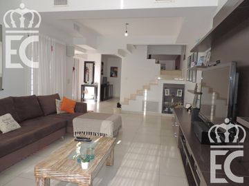 Venta - Casa -  Hermosa - Lanús Este