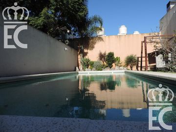 Venta - Casa -  Hermosa - Lanús Este