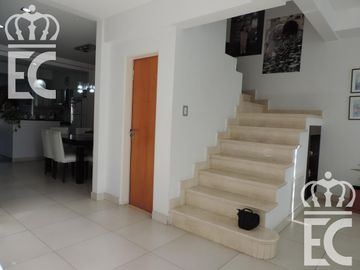 Venta - Casa -  Hermosa - Lanús Este