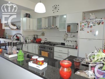 Venta - Casa -  Hermosa - Lanús Este