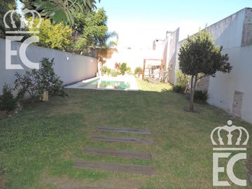 Venta - Casa -  Hermosa - Lanús Este