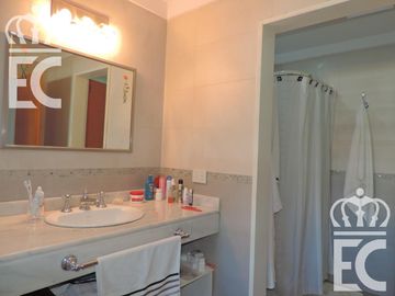 Venta - Casa -  Hermosa - Lanús Este