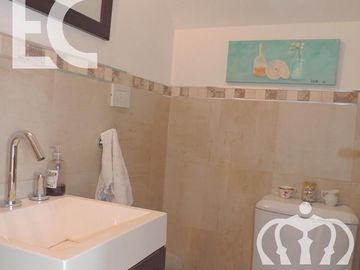 Venta - Casa -  Hermosa - Lanús Este