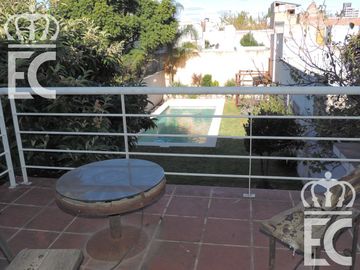 Venta - Casa -  Hermosa - Lanús Este