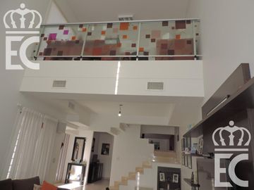 Venta - Casa -  Hermosa - Lanús Este