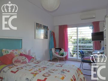 Venta - Casa -  Hermosa - Lanús Este