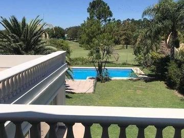 Casa de categoría en Jockey Club