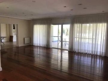 Casa de categoría en Jockey Club
