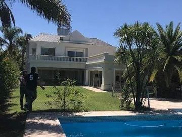 Casa de categoría en Jockey Club