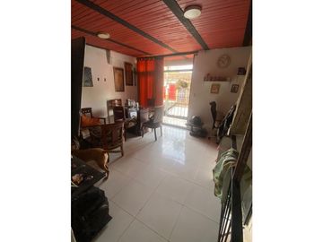 VENTA DE CASA 3 PISOS EN VILLA DEL PRADO CW 8199948 YMQ