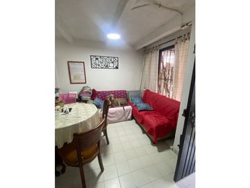 VENTA DE CASA 3 PISOS EN VILLA DEL PRADO CW 8199948 YMQ