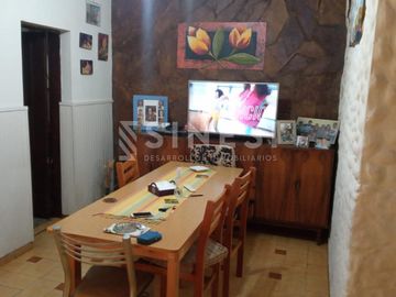 Amplia casa 7 ambientes - barrio parque san andrés