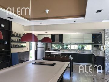 Casa en venta en St. Thomas Canning | Triple lote