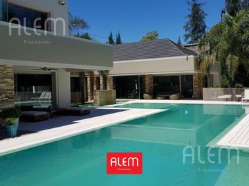 Casa en venta en St. Thomas Canning | Triple lote