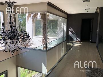 Casa en venta en St. Thomas Canning | Triple lote