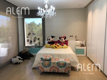 Casa en venta en St. Thomas Canning | Triple lote