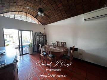 Venta de casa 4 ambientes