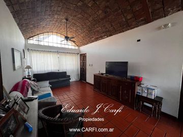 Venta de casa 4 ambientes