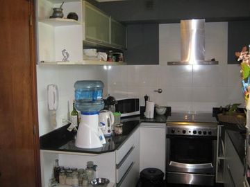 EXCELENTE CHALET CON MUY BUEN JARDÍN Y BIEN UBICADO - CATEGORÍA