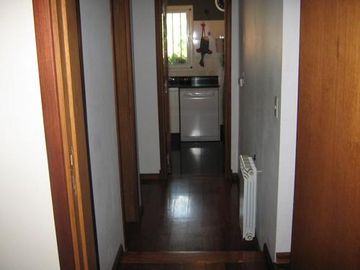 EXCELENTE CHALET CON MUY BUEN JARDÍN Y BIEN UBICADO - CATEGORÍA