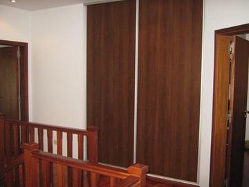 EXCELENTE CHALET CON MUY BUEN JARDÍN Y BIEN UBICADO - CATEGORÍA