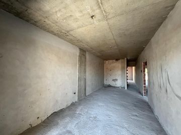 Departamento de dos ambientes con cochera y terraza a la venta en el Centro de Wilde