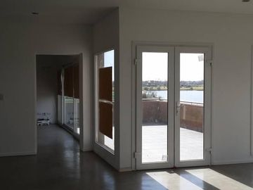 Casa de 6 amb en venta a la laguna en El Cantón