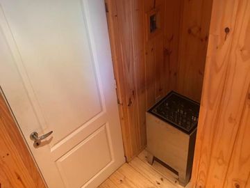 Casa de 6 amb en venta a la laguna en El Cantón