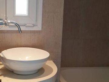 Casa de 6 amb en venta a la laguna en El Cantón