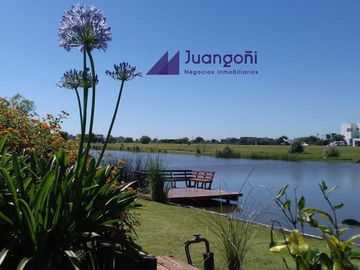 Casa de 6 amb en venta a la laguna en El Cantón