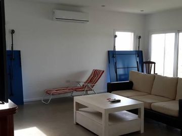Casa de 6 amb en venta a la laguna en El Cantón