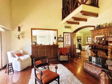 Casa - Country Carlos Pellegrini