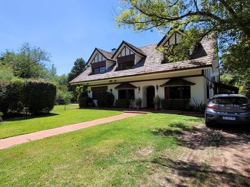 Casa - Country Carlos Pellegrini