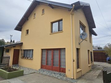 Casa más 8 departamentos Bo. Belgrano - Bariloche