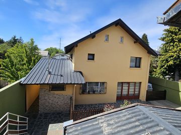 Casa más 8 departamentos Bo. Belgrano - Bariloche