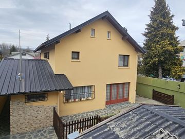 Casa más 8 departamentos Bo. Belgrano - Bariloche