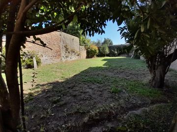 Casa 2 amb, cochera y fondo libre