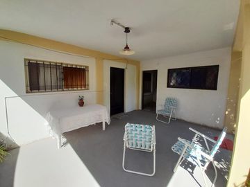 Casa 2 amb, cochera y fondo libre
