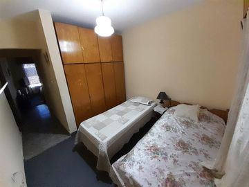 Casa 2 amb, cochera y fondo libre