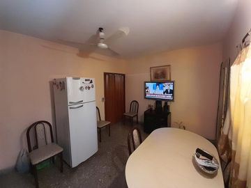 Casa 2 amb, cochera y fondo libre