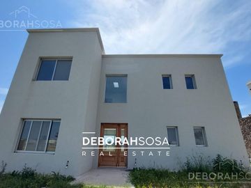 Casa en  Venta Puertos del Lago-escobar-5 ambientes-Maschwitz-Escobar