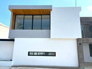 Casa en Fraccionamiento en Lomas de Cuernavaca, Temixco, Morelos CAEN-1082-Fr*