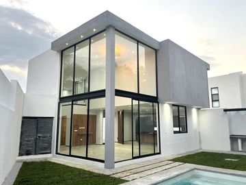 Casa en Fraccionamiento en Lomas de Cuernavaca, Temixco, Morelos CAEN-1082-Fr*