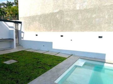 Casa en Fraccionamiento en Lomas de Cuernavaca, Temixco, Morelos CAEN-1082-Fr*