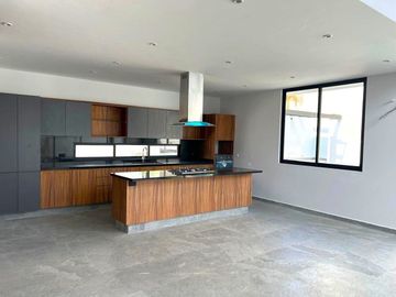 Casa en Fraccionamiento en Lomas de Cuernavaca, Temixco, Morelos CAEN-1082-Fr*
