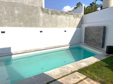 Casa en Fraccionamiento en Lomas de Cuernavaca, Temixco, Morelos CAEN-1082-Fr*